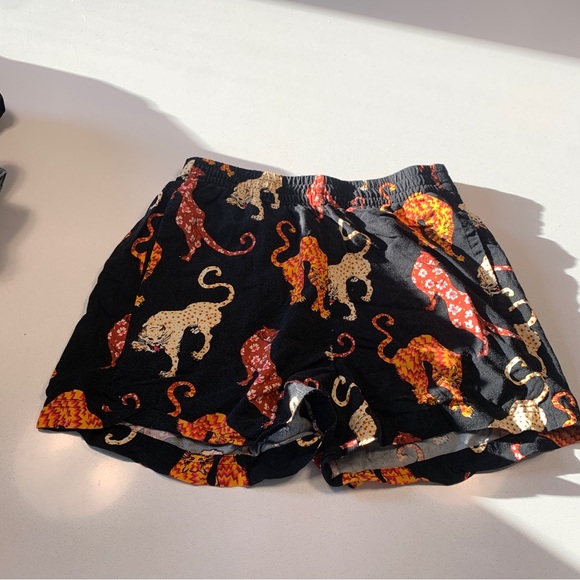 Urban Outfitters Pants - Urban Urban Outfitters Hayden Souvenir Shorts Cat tiger  US SZ Small